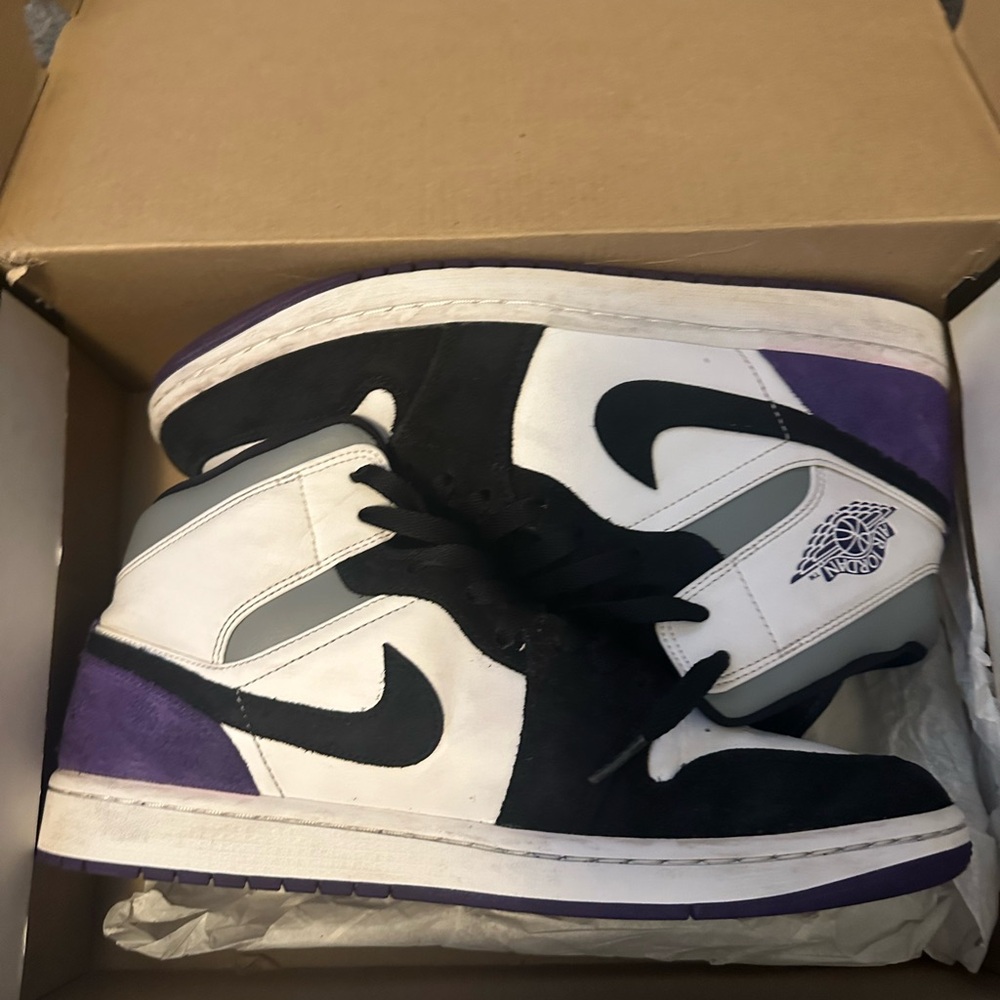 Air Jordan 1 Mid “Varsity Purple” - Picture 2 of 5